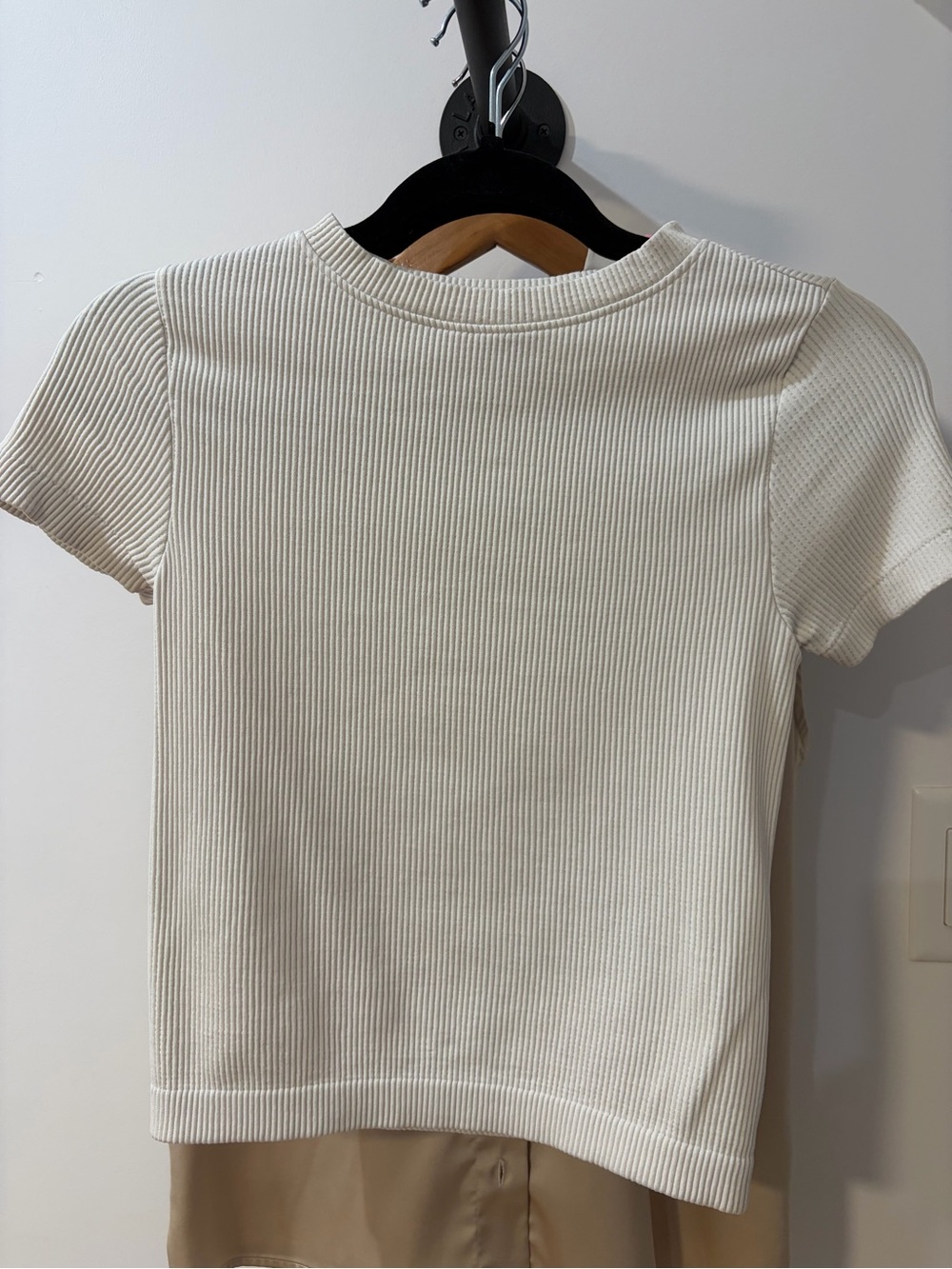 Old Navy Cream Ribbed Short Sleeve Tee